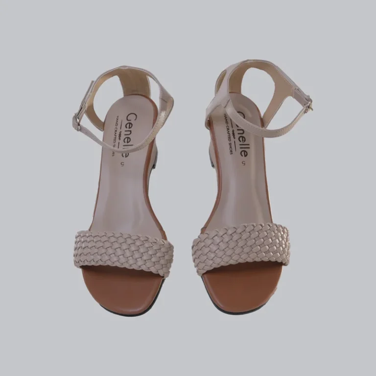 Genelle Wedge (S/673) with an elegant design for women